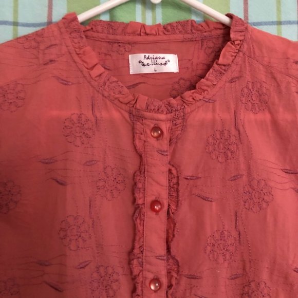 Adriana USA Rose Ruffle and Embroidered Short Sleeve Button Down Blouse Large - Picture 2 of 4